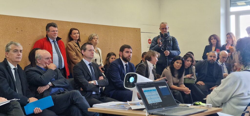 Face aux habitants des Quartiers nord, Vincent Jeanbrun a présenté le dispositif ORCOD-IN